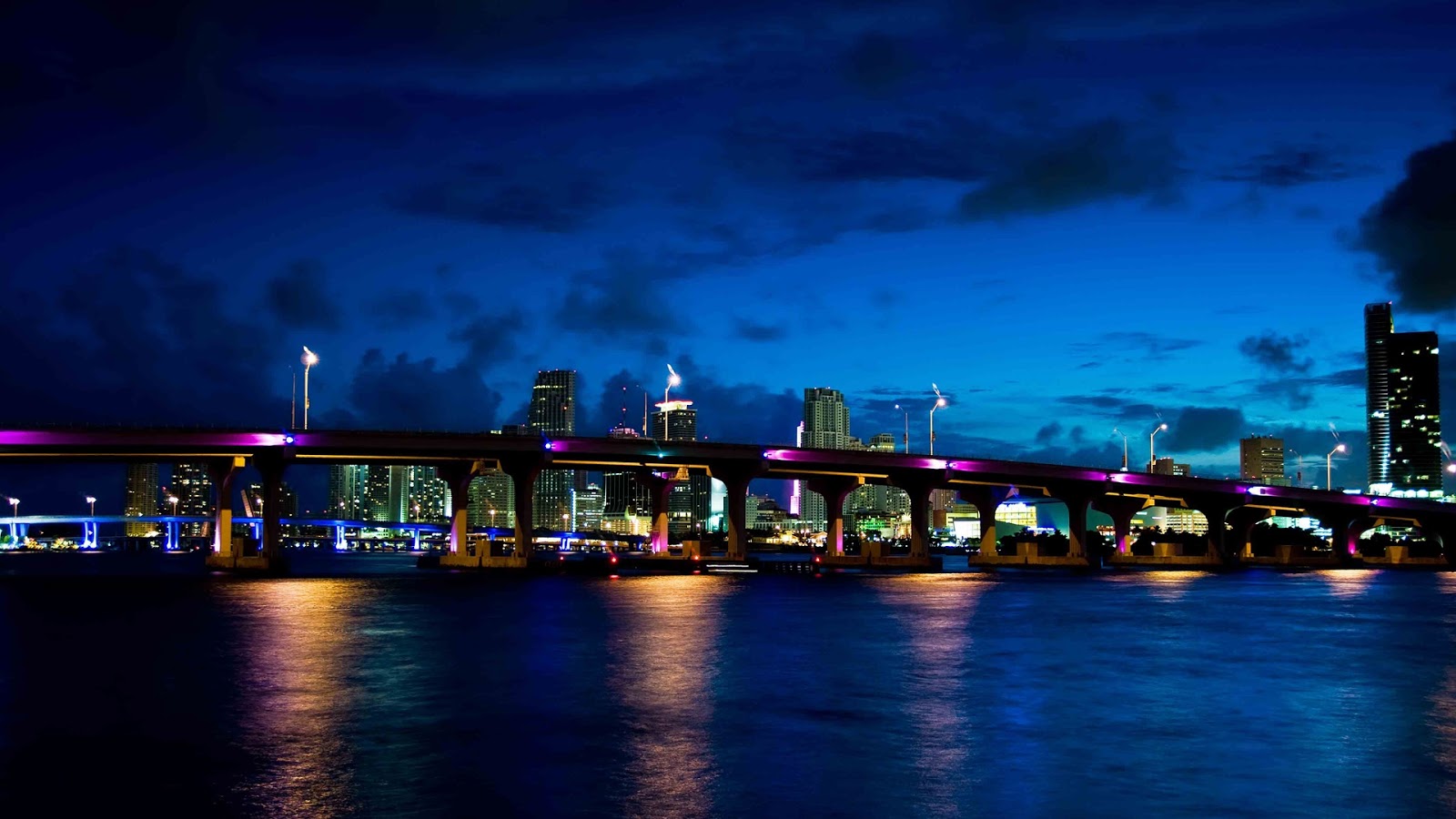 © Beautiful Places on Earth Miami Night