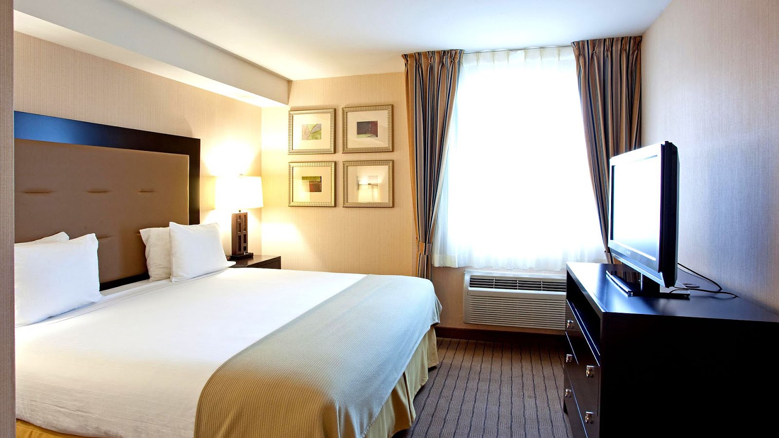 Hotels Near Seatac With Airport Shuttle Trip to Airport